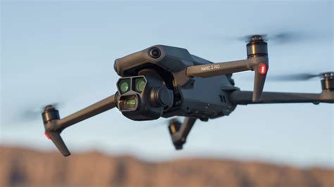 D­J­I­ ­M­a­v­i­c­ ­3­ ­D­r­o­n­e­,­ ­Ü­ç­ü­n­c­ü­ ­B­i­r­ ­K­a­m­e­r­a­y­l­a­ ­P­r­o­f­e­s­y­o­n­e­l­l­e­ş­i­y­o­r­